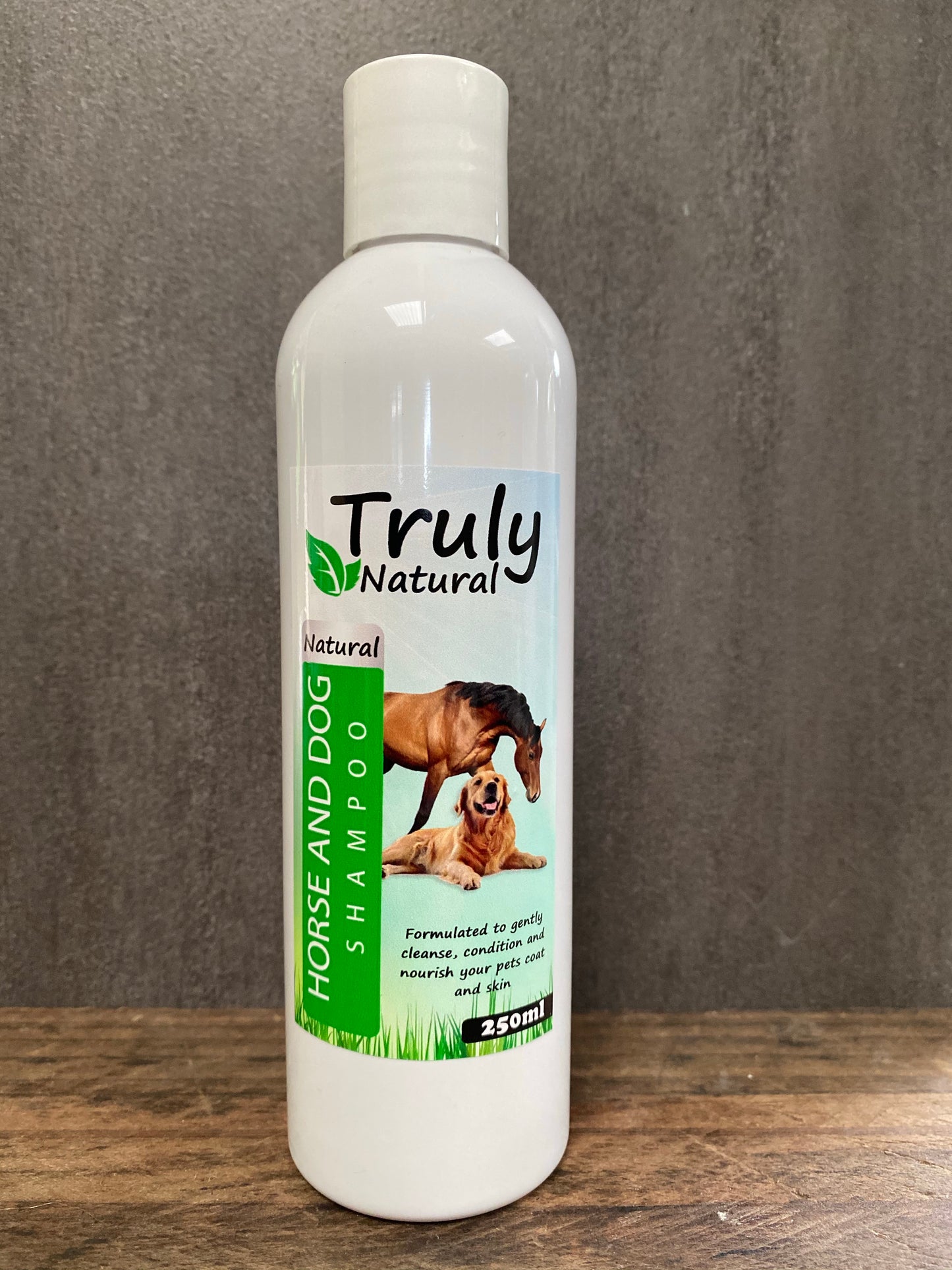 Truly Natural horse & dog shampoo 250ml