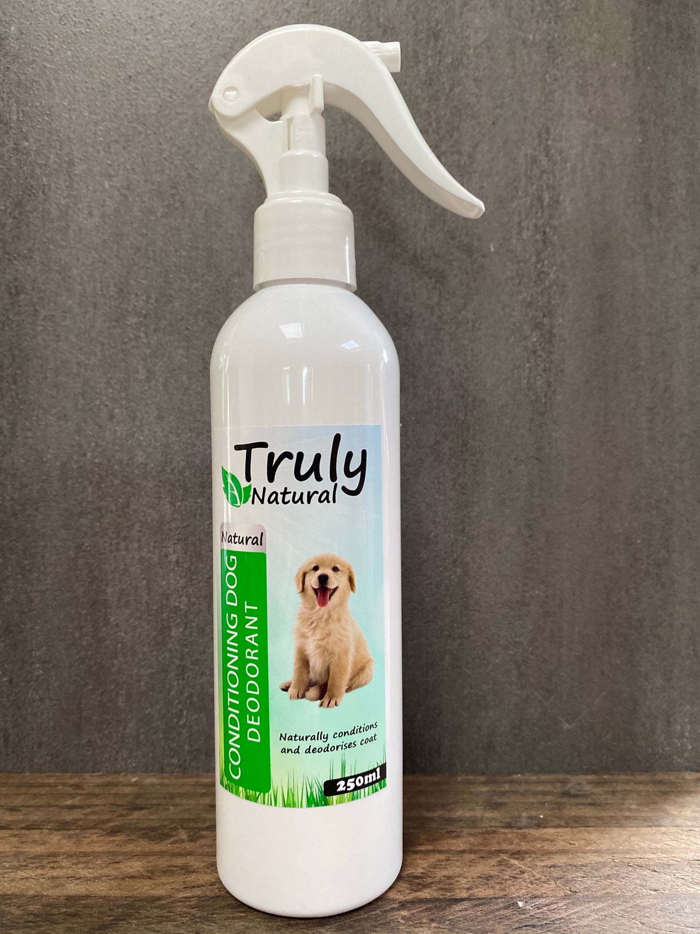 Truly Natural natural conditioning dog deodorant spray 250ml